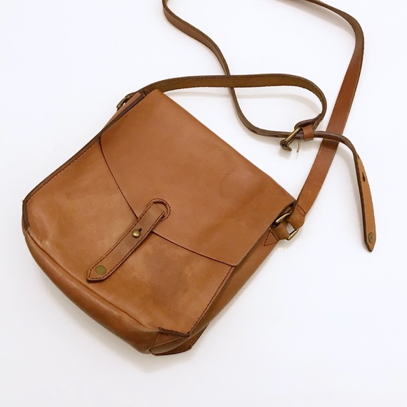 Madewell Handbags - Madewell Brisbane Leather Crossbody Bag